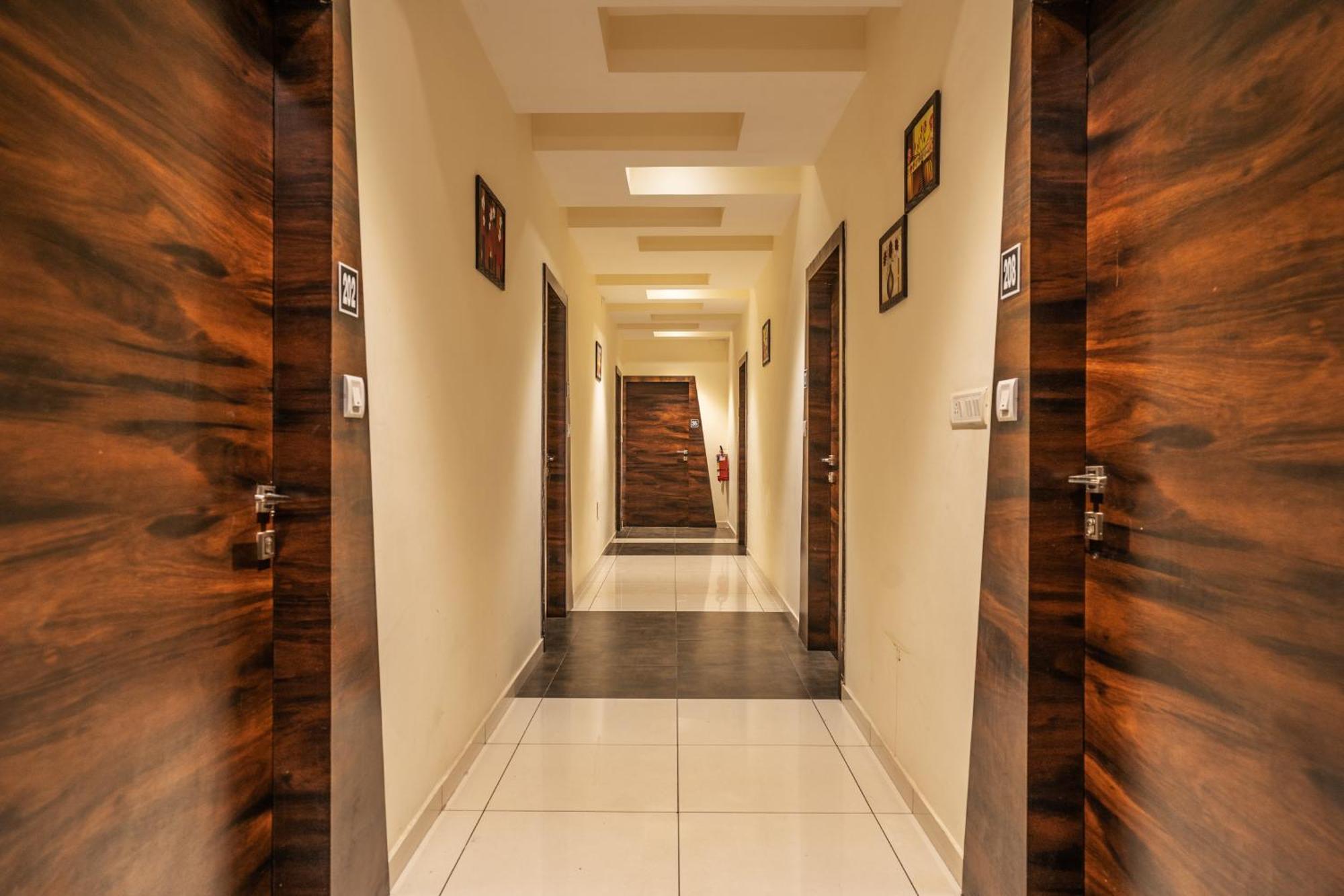 Hotel Naman Удайпур Экстерьер фото