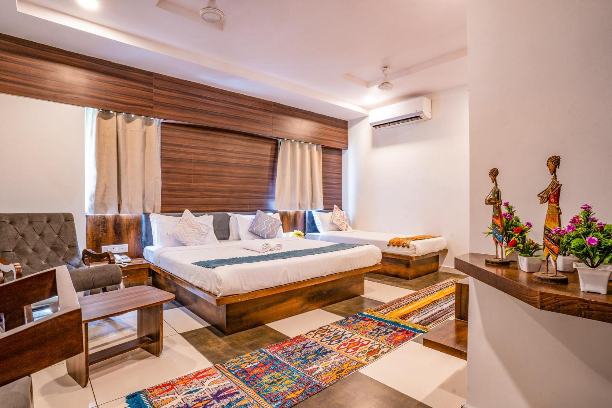Hotel Naman Удайпур Экстерьер фото