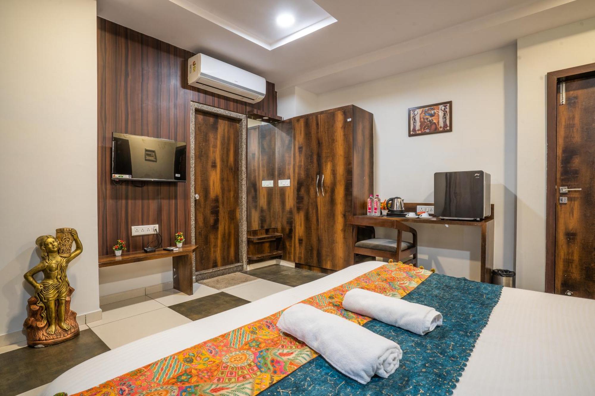Hotel Naman Удайпур Экстерьер фото